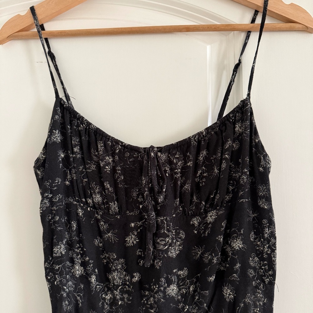 Aritzia Super Cute Floral Summer Dress